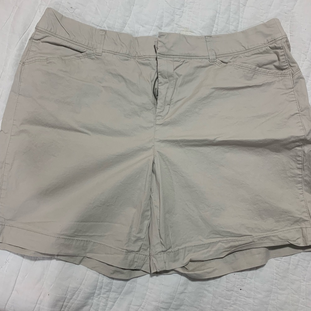 Intro khaki shorts